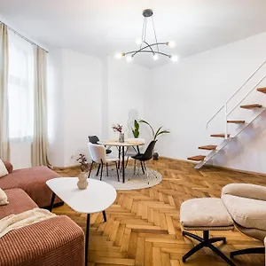 koletek-7-apartment-near-the-wawel-castle.krakowhotelspoland.com/