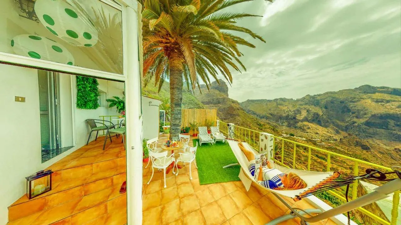 Sweet Home Masca 0*,  İspanya